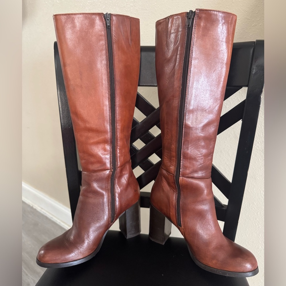 Beautiful Jonak Cognac (36)Brown Leather Heeled Boots - Picture 2 of 6